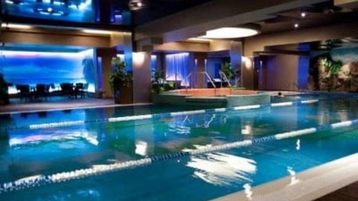 Bazinul RIN Grand Hotel pentru cursuri de înot cu Hero Swimming
